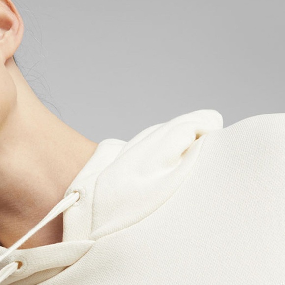 PUMA X VOGUE WOMEN’S WHITE OVERSIZED HOODIE WITH FRONT KANGAROO POUCH POCKETS - Picture 3 of 12